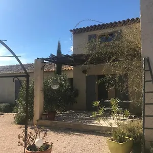 https://la-petite-garrigue.fr-provencehotel.com